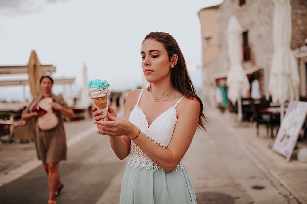 Eis essen in Kroatien